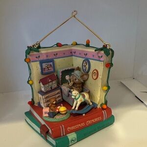 Enesco 1992 vintage Christmas Memories Mouse Figurine